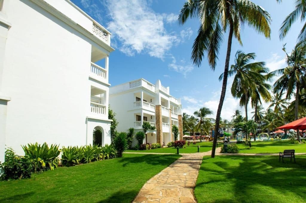 PrideInn Paradise Beach Resort & Spa